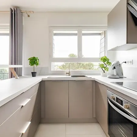 1 Piece Tres Chaleureux Apartment